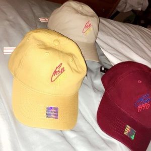Customer hats with different back straps